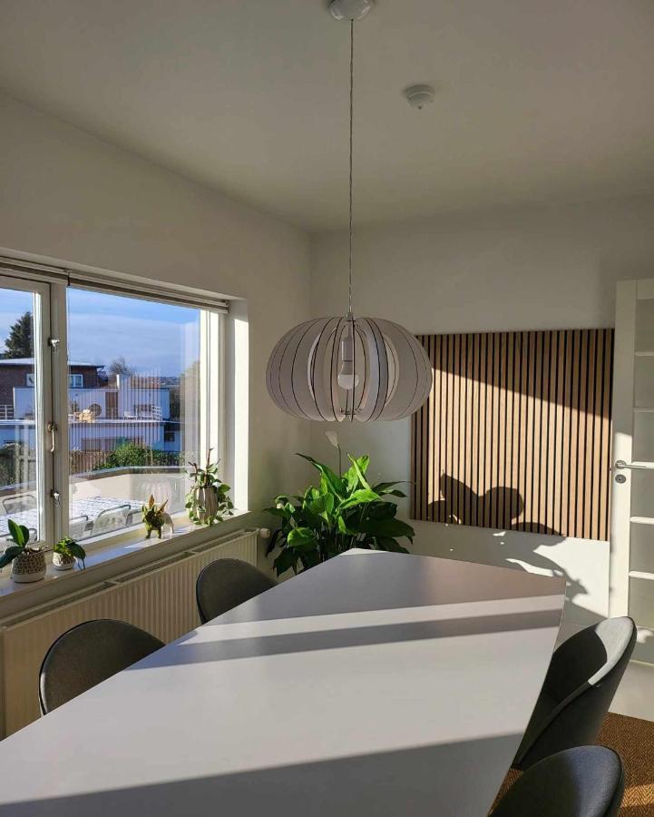 Moderne Villalejlighed Pa 110 Kvm + Stor Terrasse * Århus